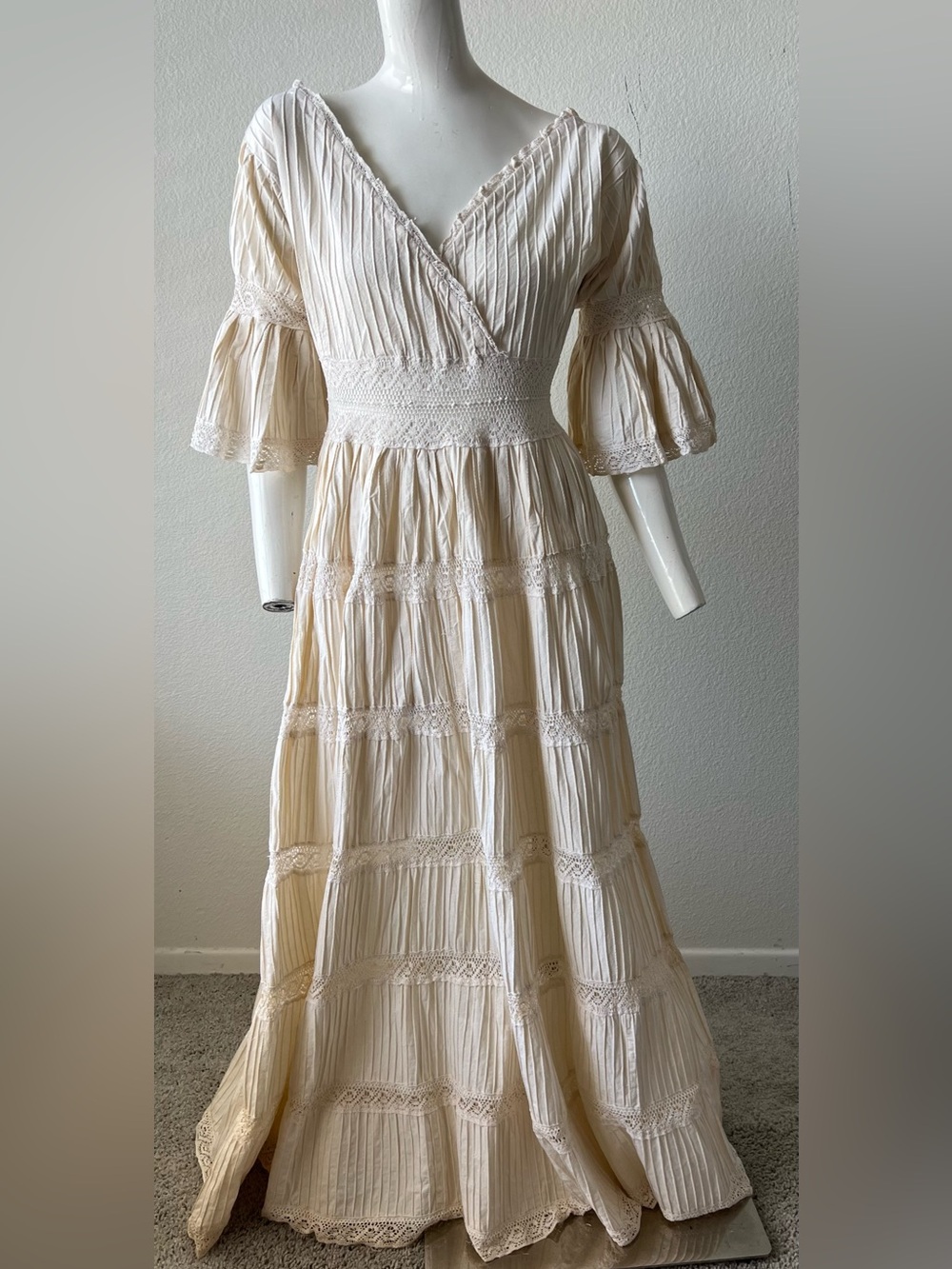 VTG 70s  Ivory Prairie Maxi Dress Lace Pintuck Bell Sleeve Boho
